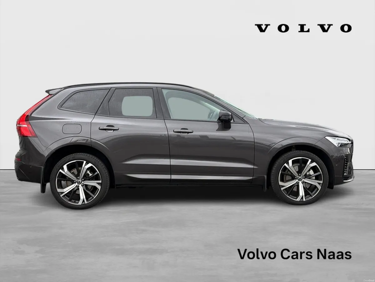 Volvo XC60 T6 Phev Ultra Dark AWD - Image 3
