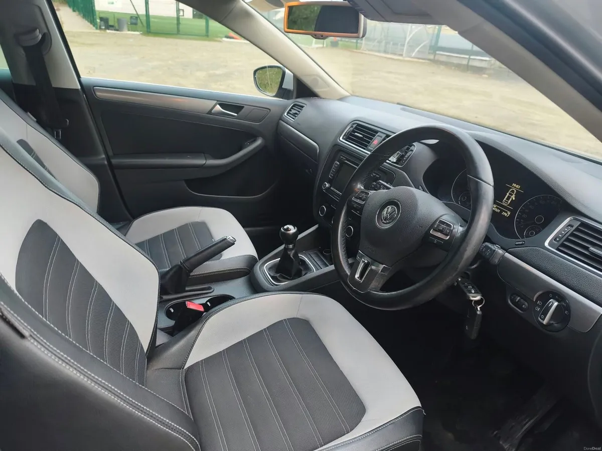 12 VW JETTA 1.6TDI FRESH NCT - Image 6