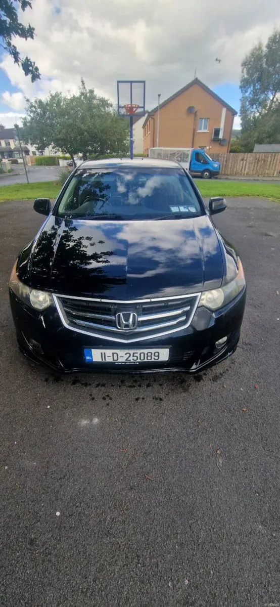 Honda accord 2.2  i-dtec 2011 - Image 2