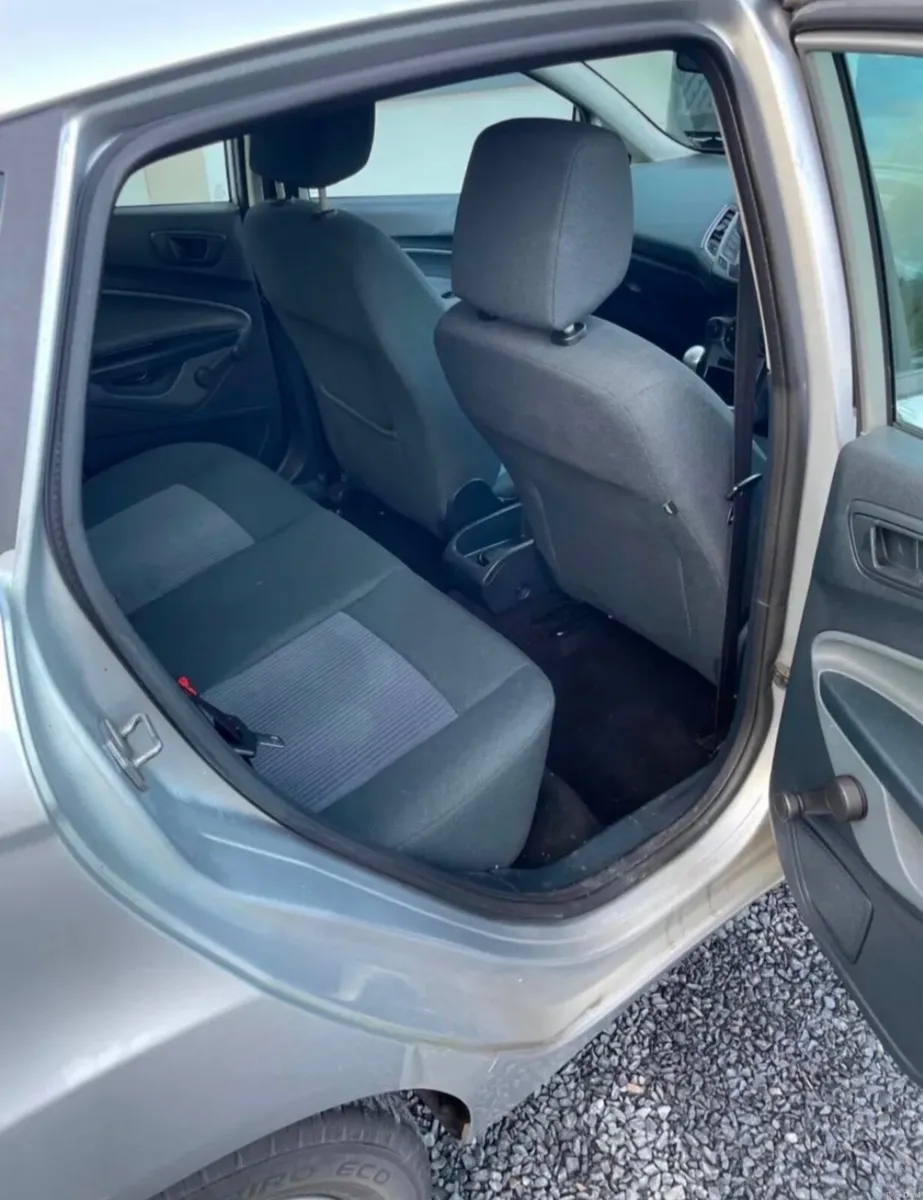 Ford Fiesta 2011 - Image 3
