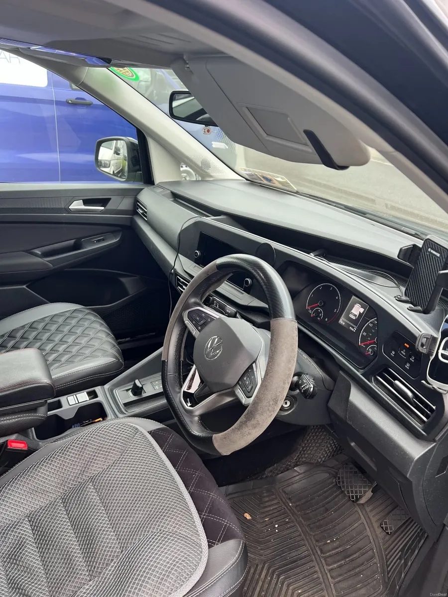 2023 (232) VW Caddy WAV Taxi – 7 Seater - Image 5