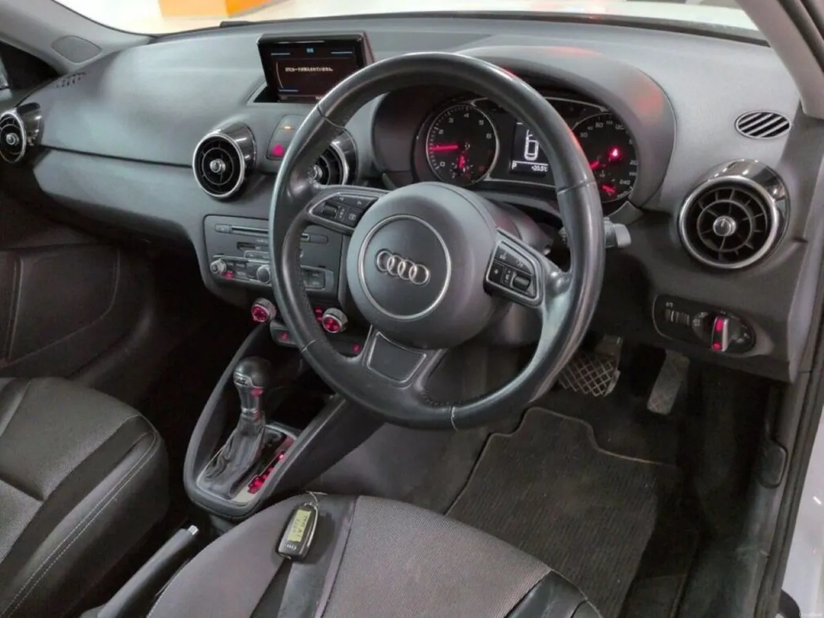 Audi A1 1.0 AUTOMATIC - WHITE/BLACK TWO TONE - PUS - Image 3