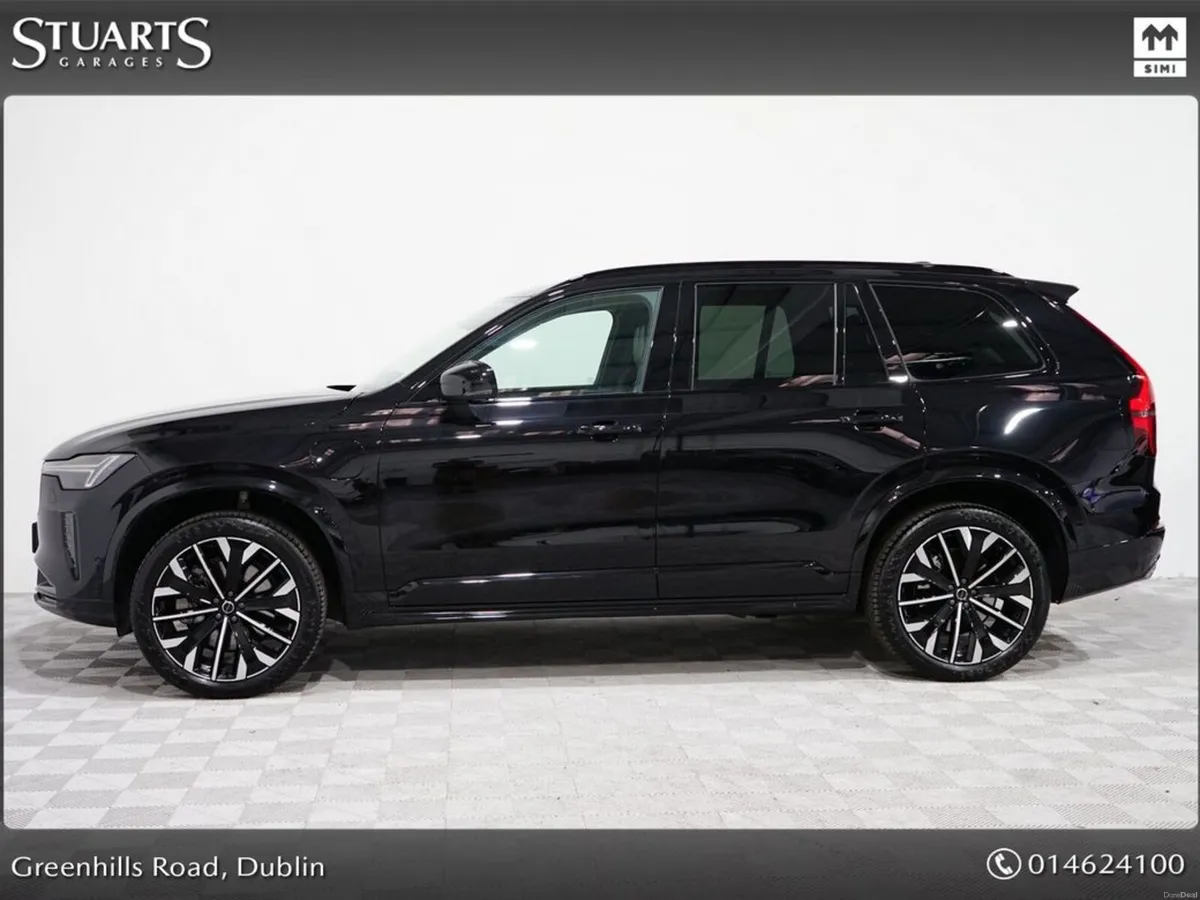 Volvo XC90 *PLUS PRO* IN ONYX BLACK METALLIC WITH - Image 6