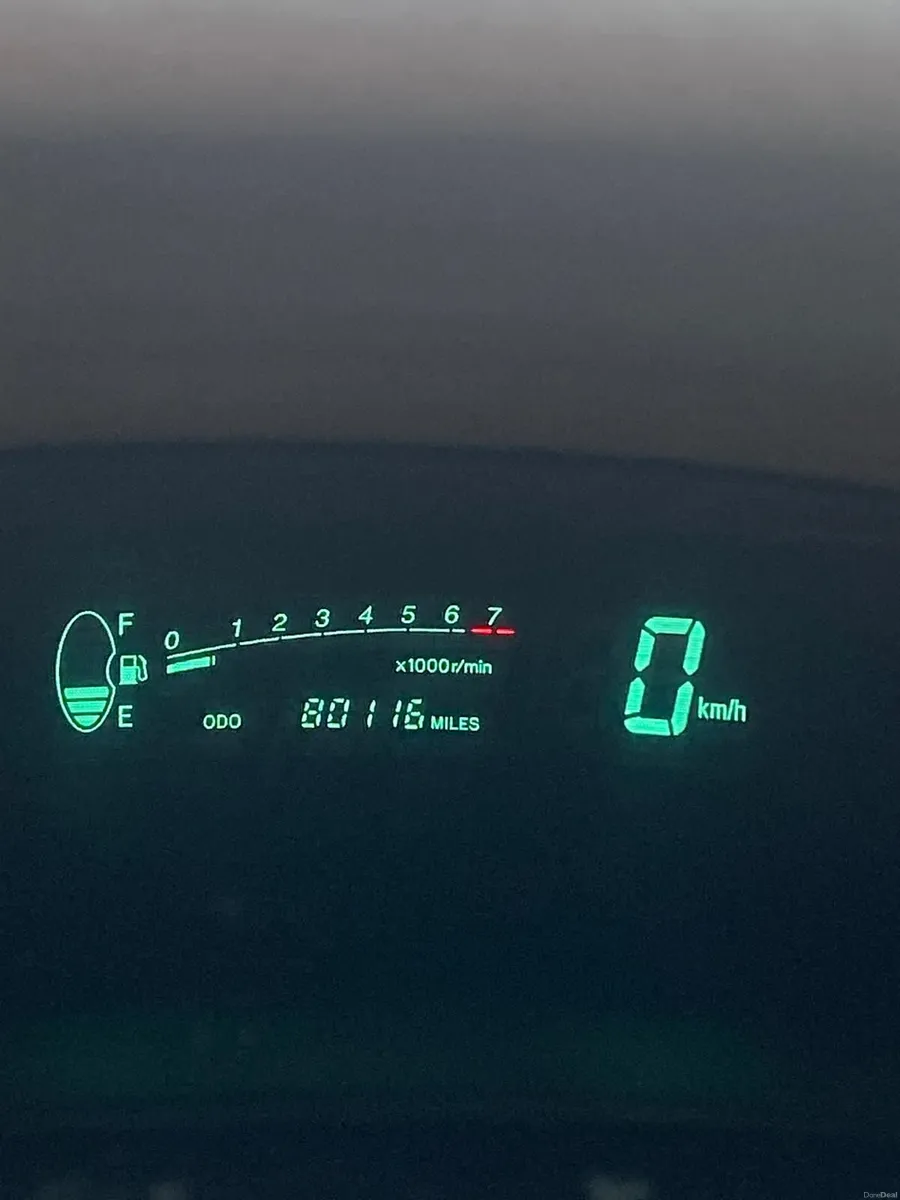 Toyota Yaris 2000 - Image 2