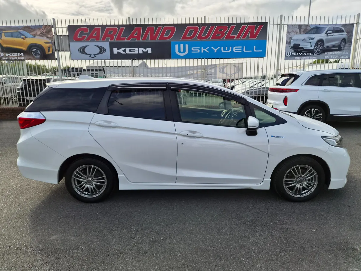 Honda Shuttle Hybrid @ Carland Dublin - Image 2