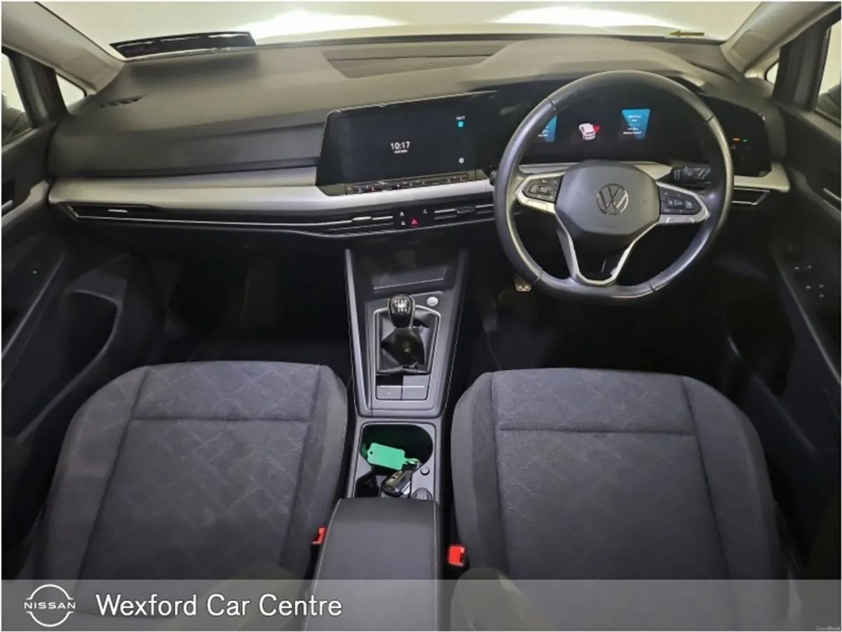 Volkswagen Golf 1.0 TSI 110HP Life - Image 4