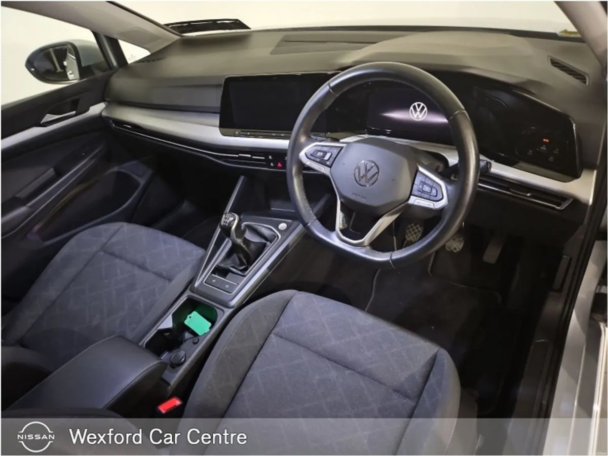 Volkswagen Golf 1.0 TSI 110HP Life - Image 2