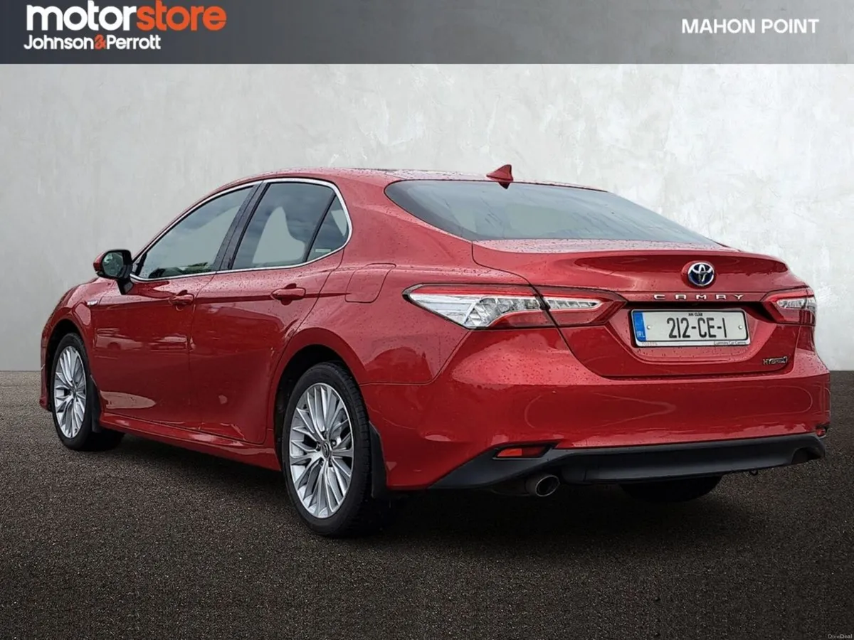 Toyota Camry 2.5 Camry Hybrid Platinum - Image 2