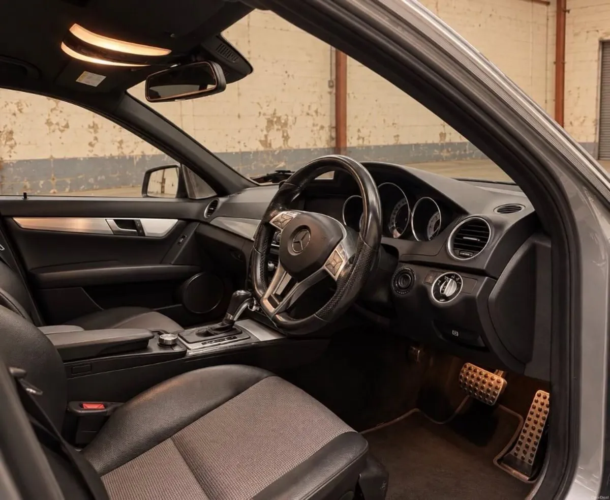 2011 Mercedes-Benz C220 CDI AMG Line Estate (S204) - Image 3