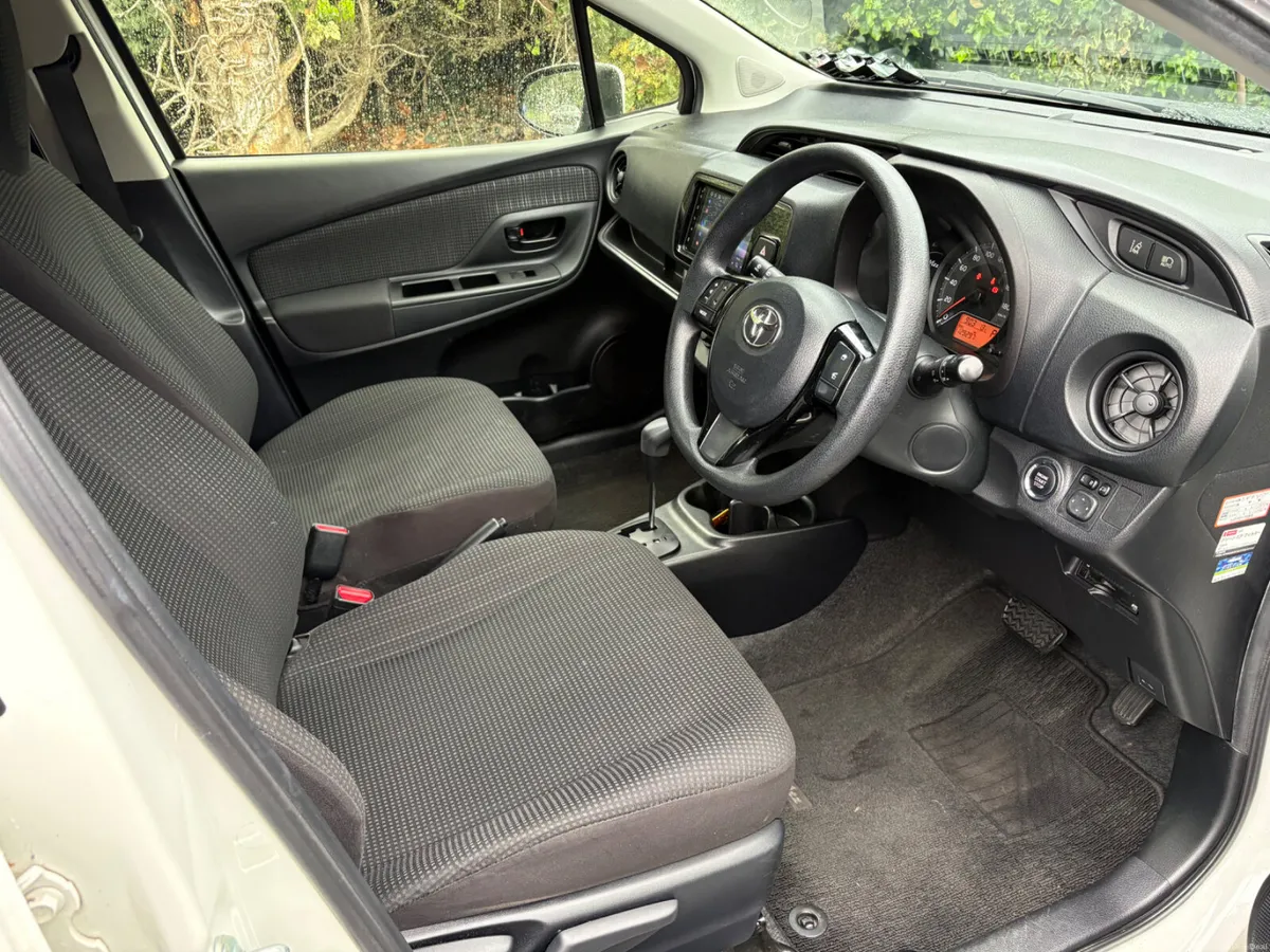 Toyota Vitz 2017 Automatic - Image 5