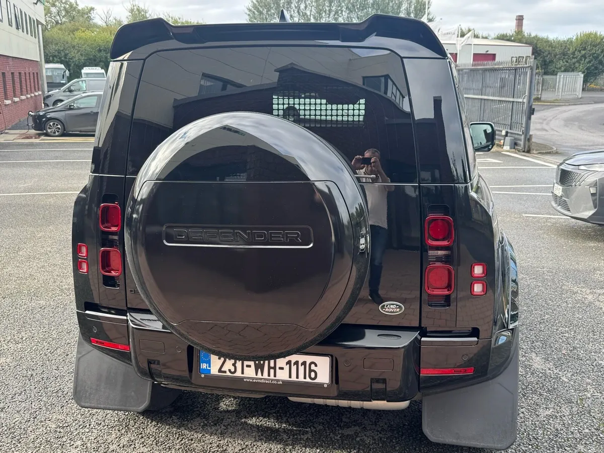 Landrover Defender - Image 2