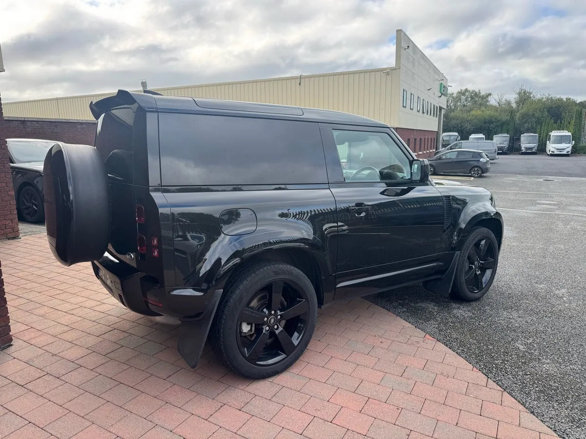 Landrover Defender - Image 6