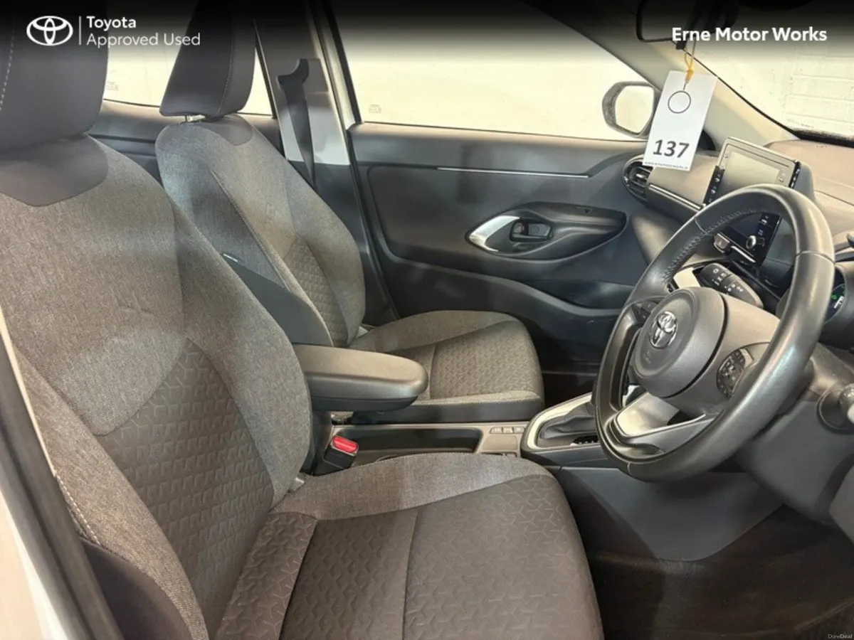 Toyota Yaris Cross YARIS CROSS LUNA - Image 5
