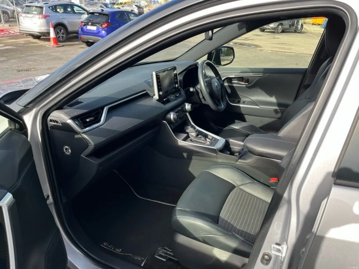 Toyota RAV4 RAV4 HYBRID SPORT - Image 6