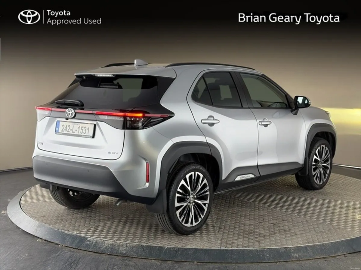 Toyota Yaris Cross SOL HYBRID Top of the range - Image 2