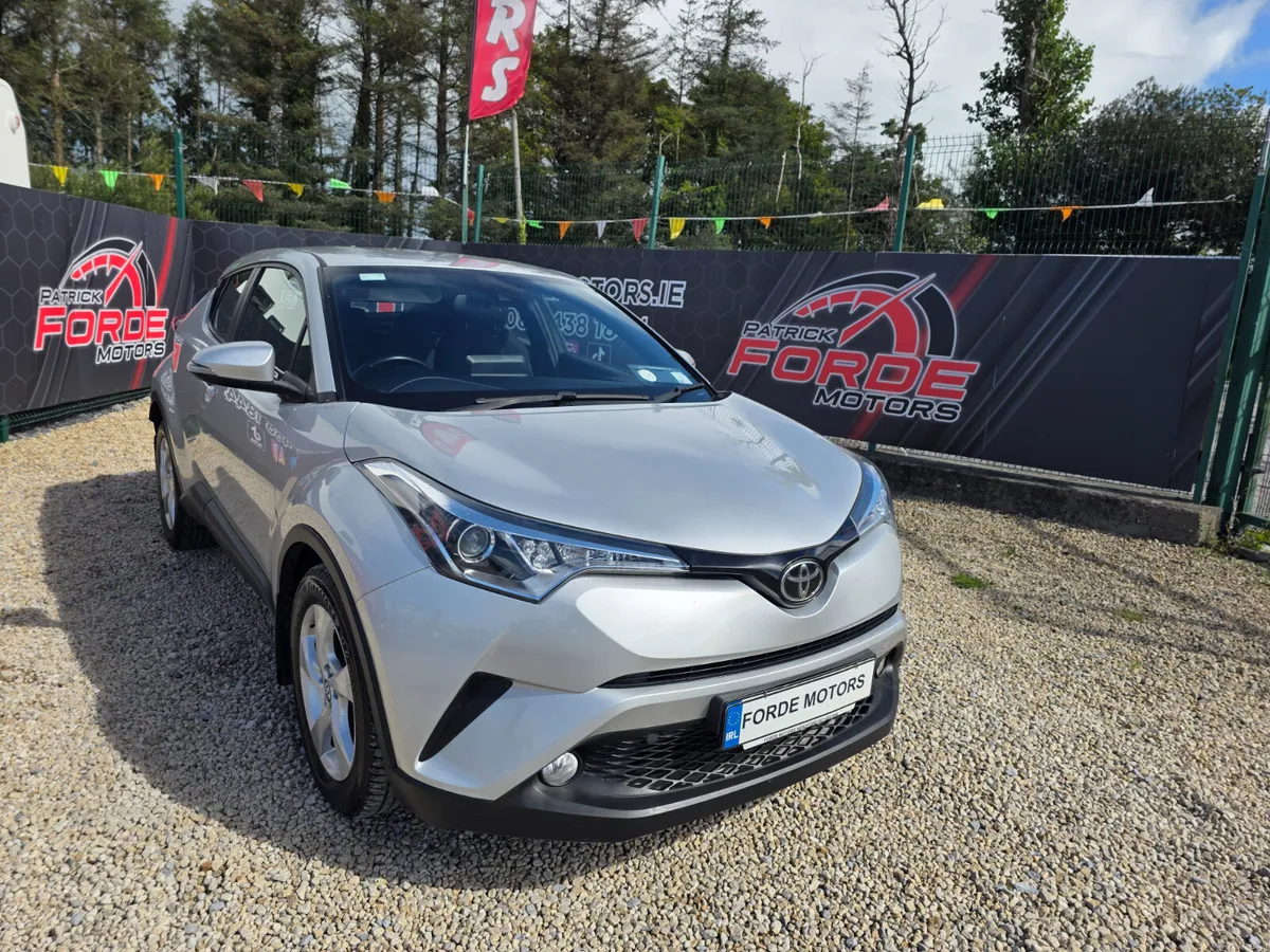Toyota C-HR 2017 - Image 1