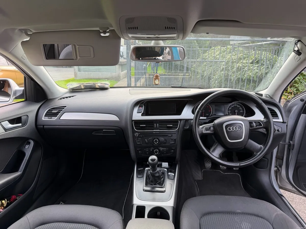 AUDI A4 2.0 TDI ESTATE 2010 NCT AND TAX - Image 6