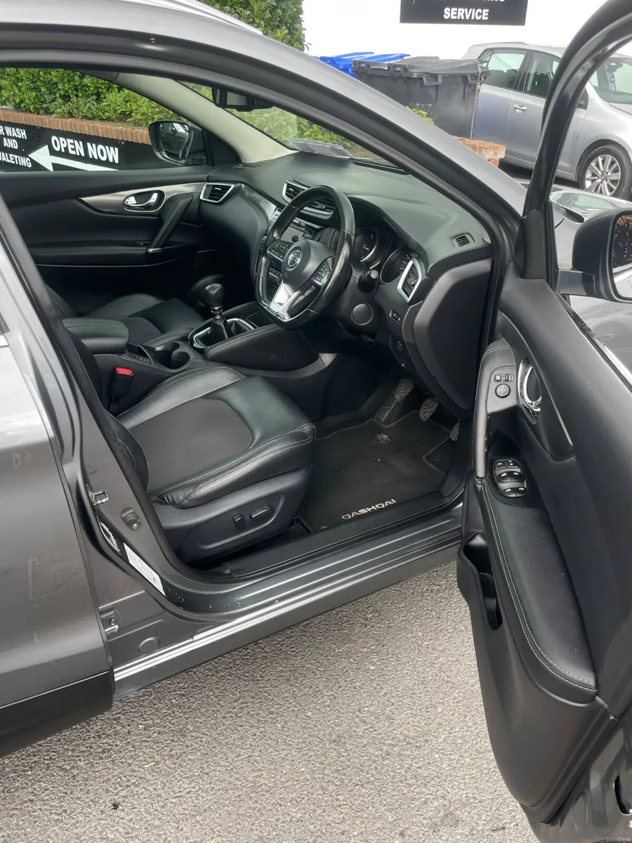 Nissan Qashqai 2017 1.5 Diesel Manual - Image 6