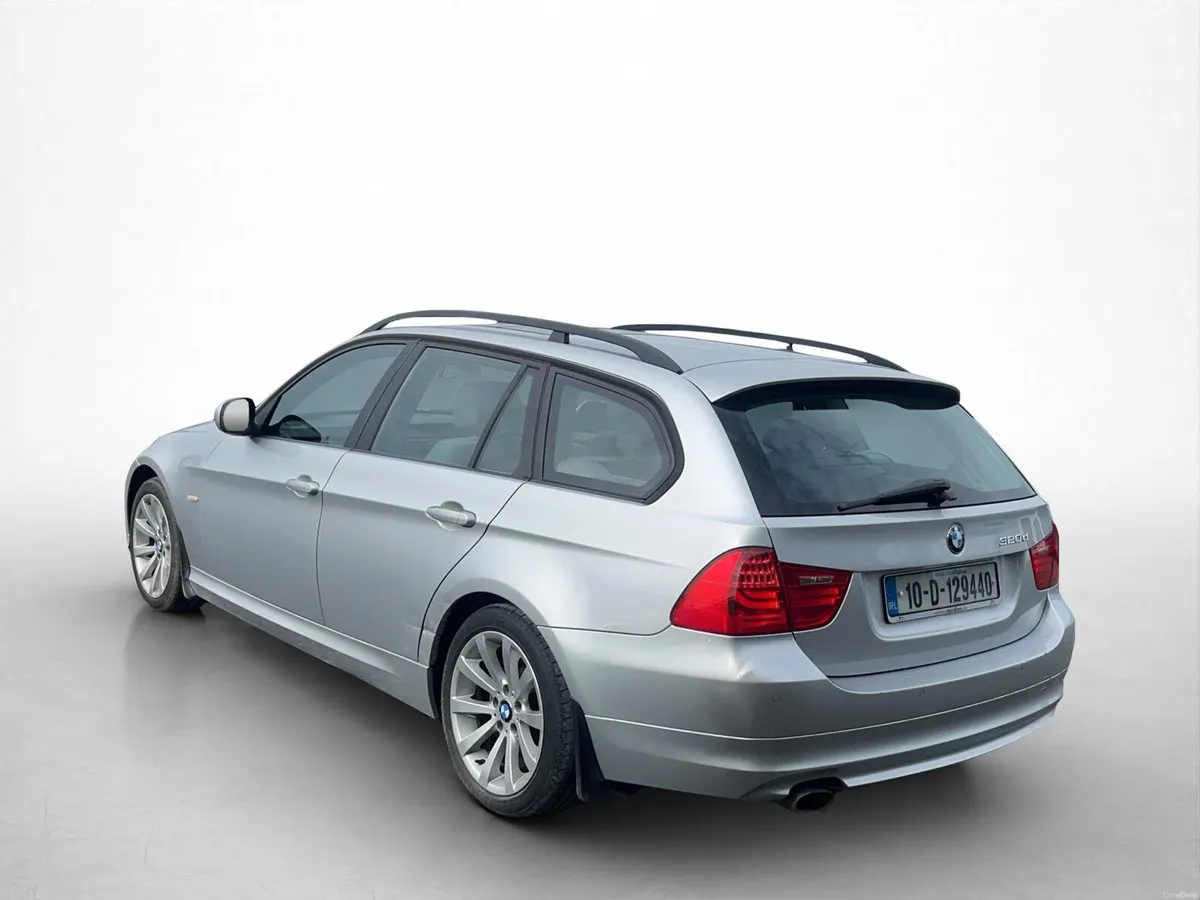 BMW 3-Series 2010 - Image 6
