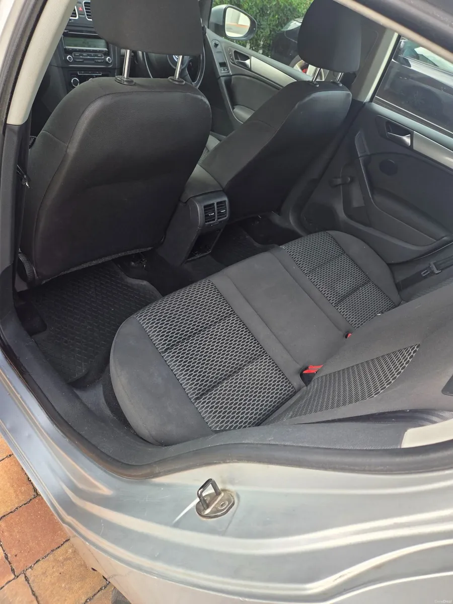 Volkswagen Golf 2011 - Image 4