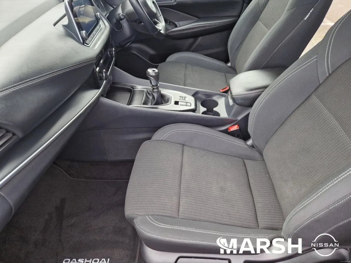 Nissan Qashqai 1.3 MILD HYBRID SV 5DR - Image 4
