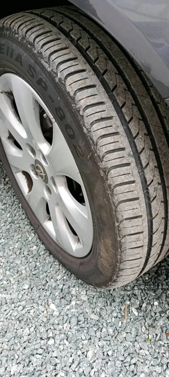 Car - Image 2