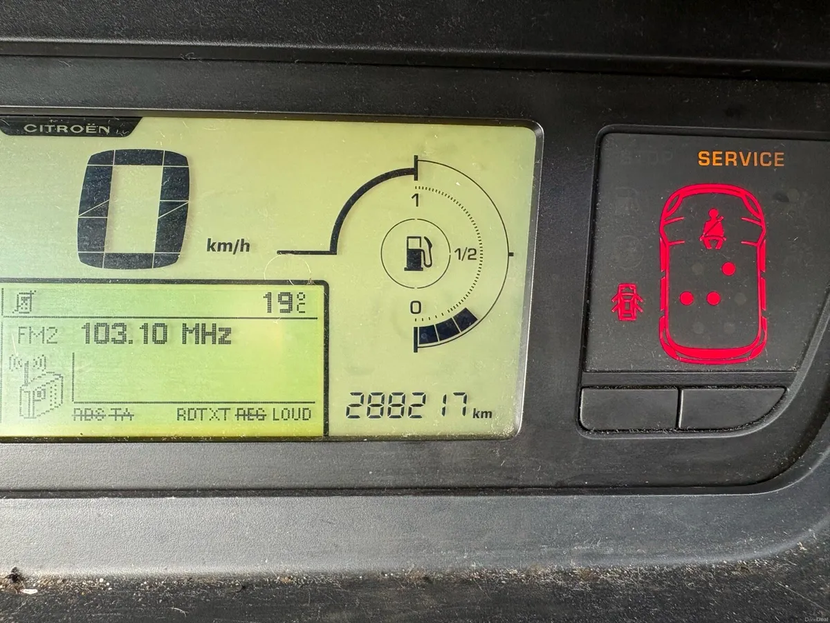 Citroen C4 / Automatic - Image 5