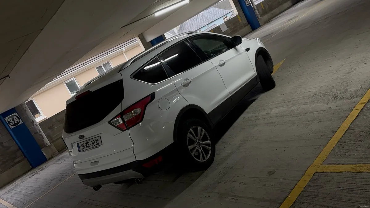 2019 Commercial Ford Kuga - Image 4