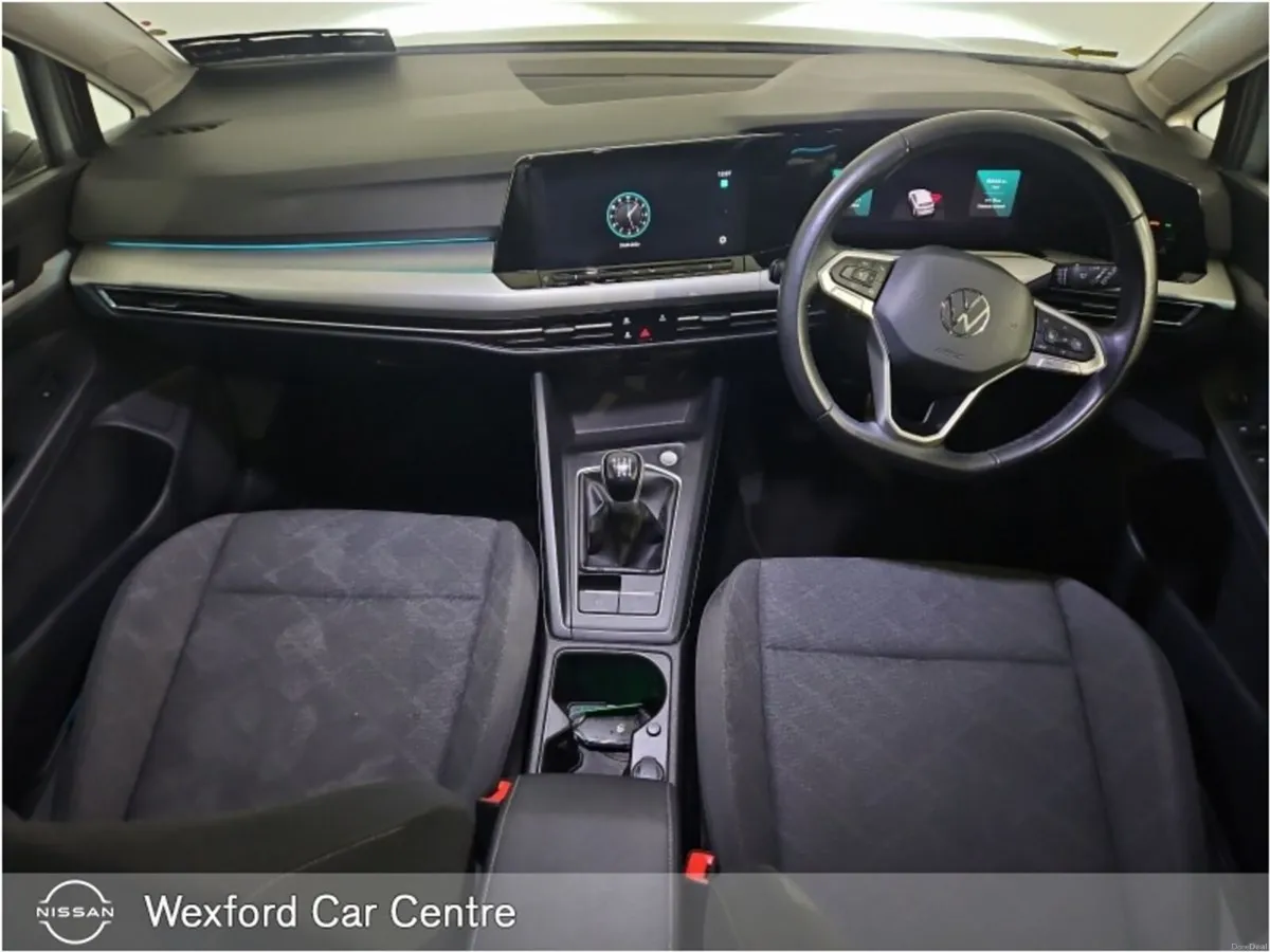 Volkswagen Golf 2.0 TDI 115HP Life - Image 4