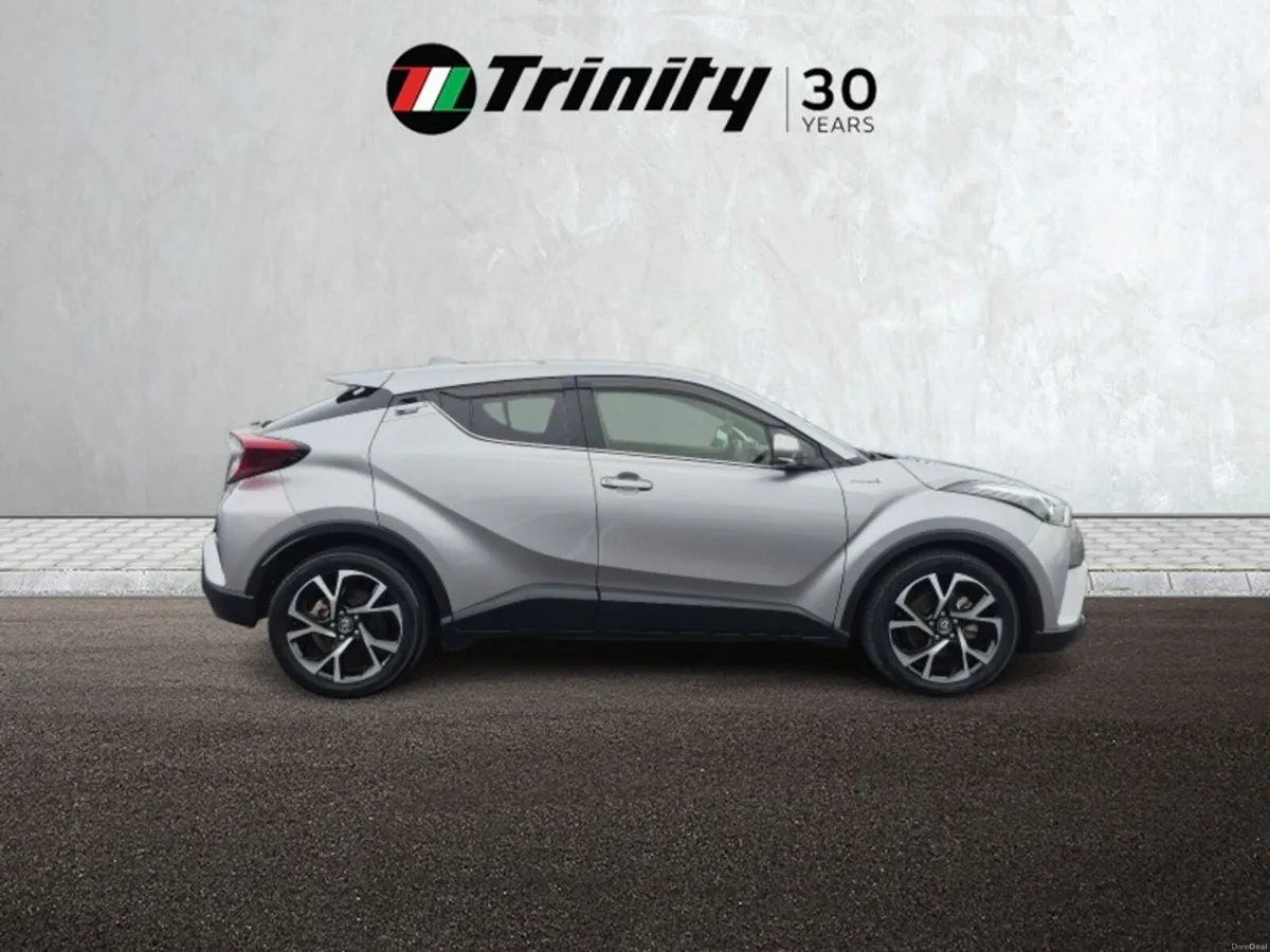 Toyota C-HR ** 1.8 HYBRID ** AUTO ** HUGE SPEC ** - Image 5