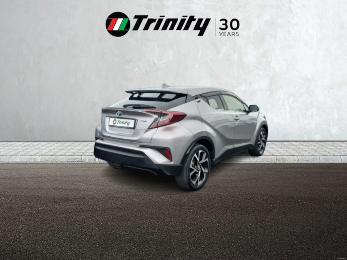 Toyota C-HR ** 1.8 HYBRID ** AUTO ** HUGE SPEC ** - Image 3