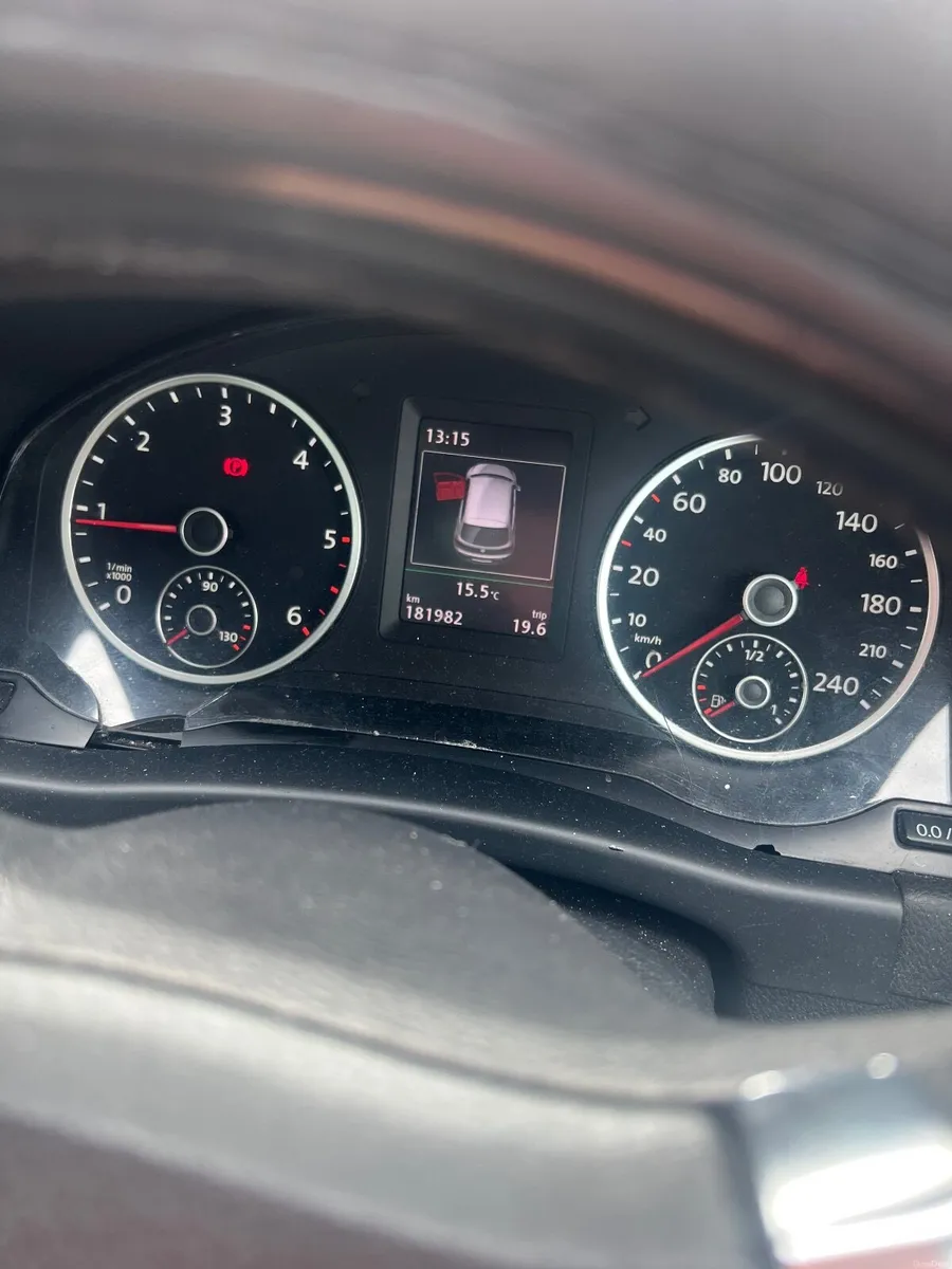 Volkswagen Tiguan 2015 - Image 6