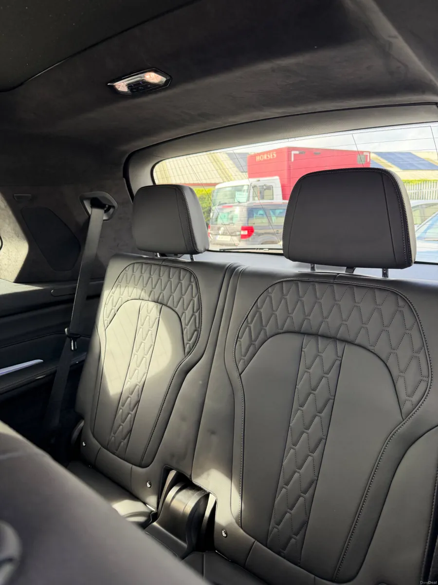 241 BMW X7 - Image 6