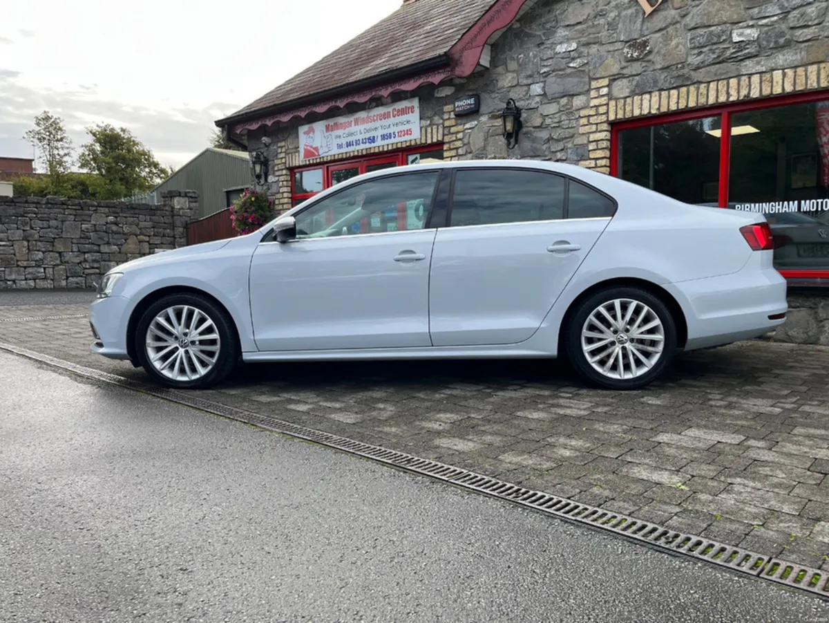 Volkswagen Jetta HIGHLINE 2.0 TDI MANUAL 5SPEED 11 - Image 2