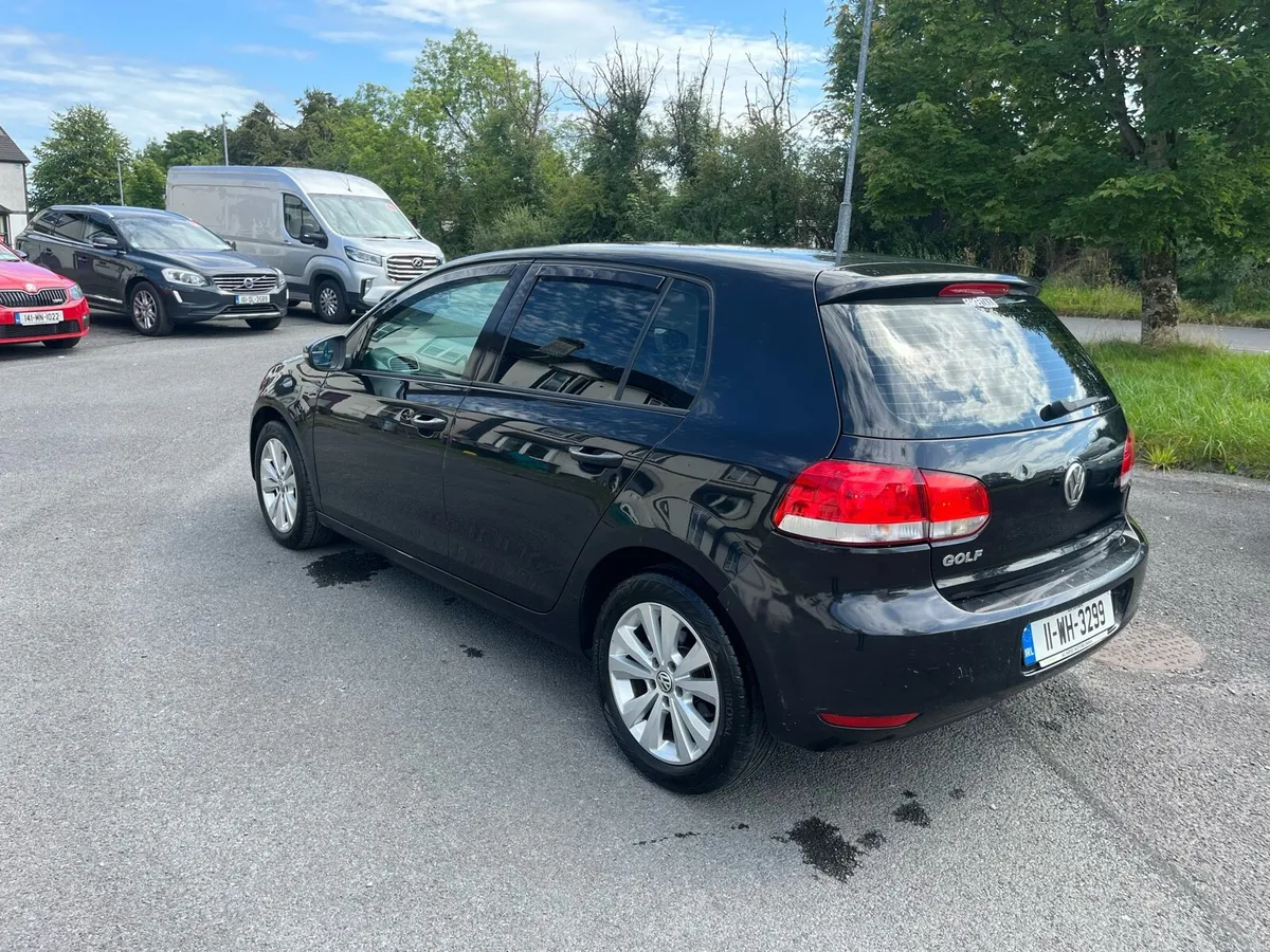 Volkswagen golf - Image 5