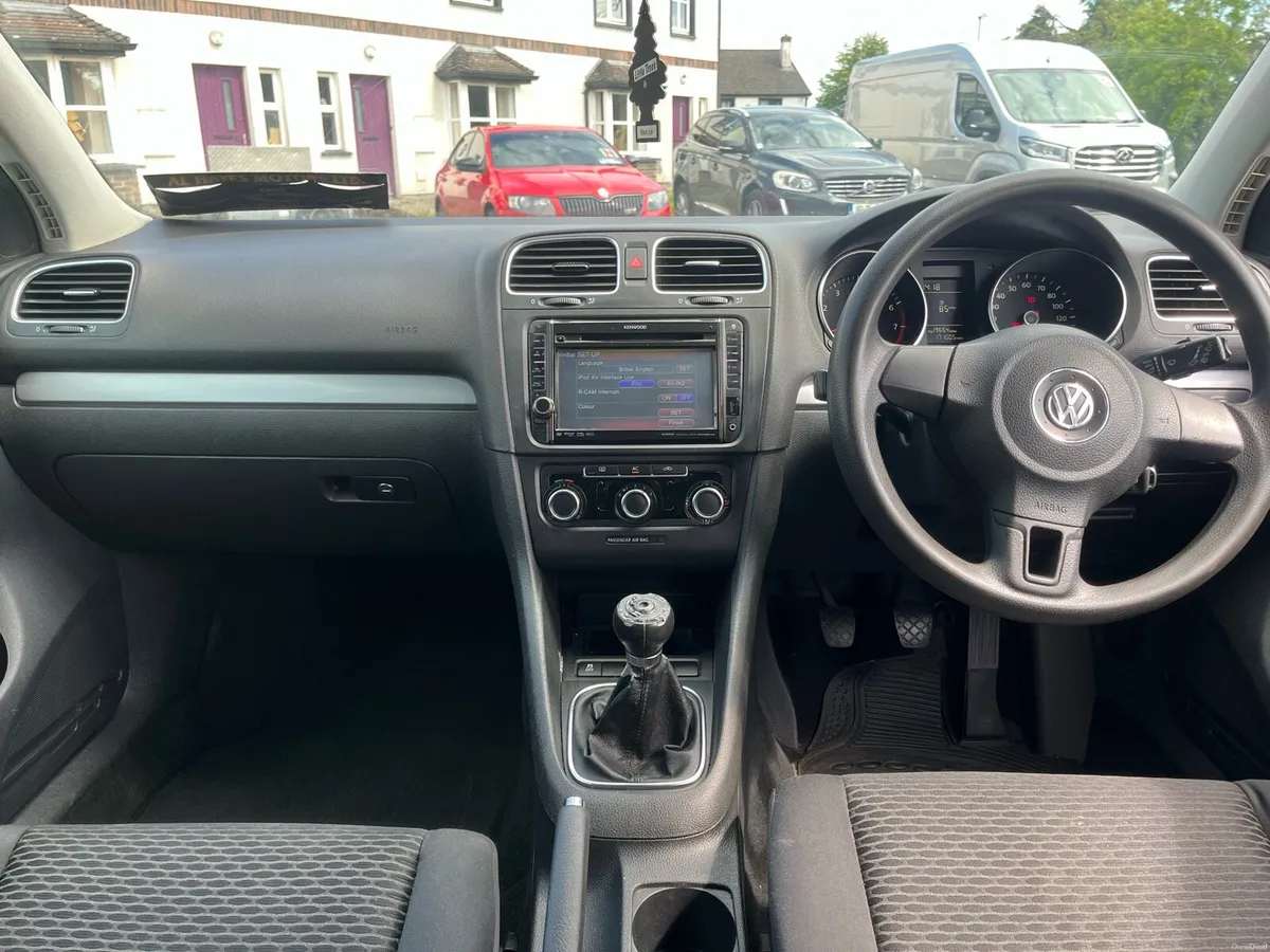 Volkswagen golf - Image 6