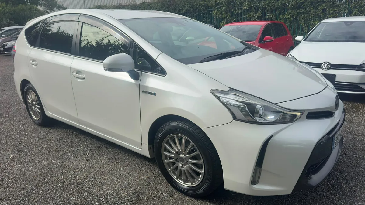 Toyota Prius Hi spec!!! 7 seats - Image 1