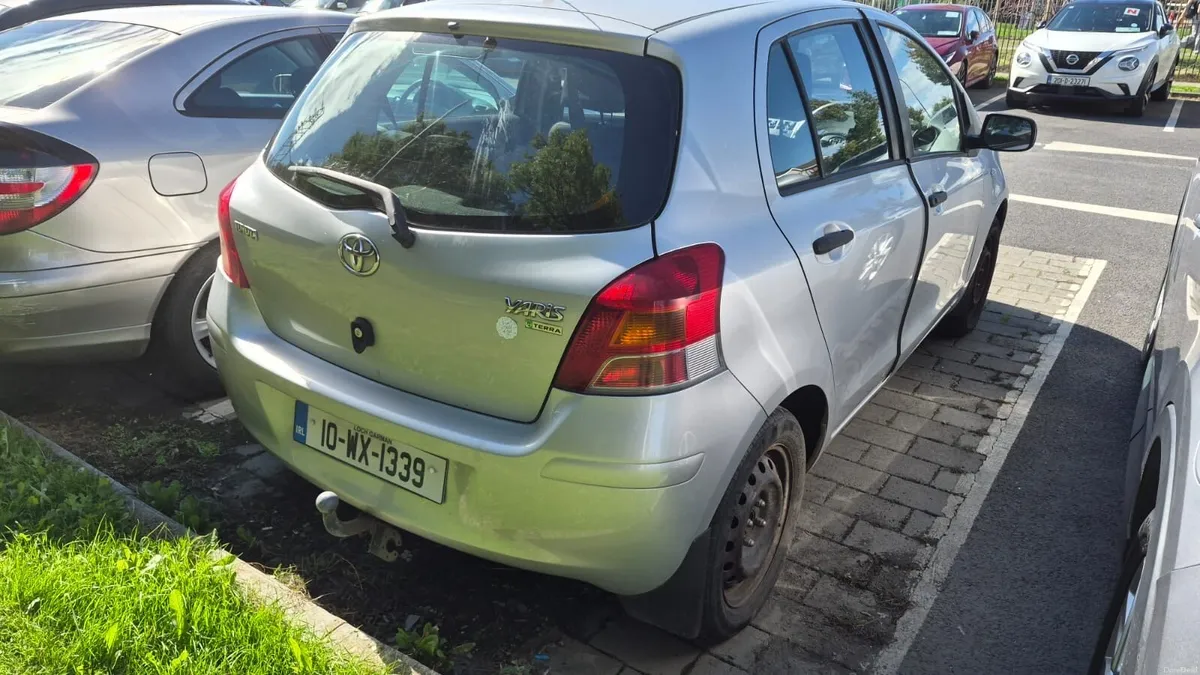 2010 Toyota Yaris 1.0 VVT-i Terra - Image 2