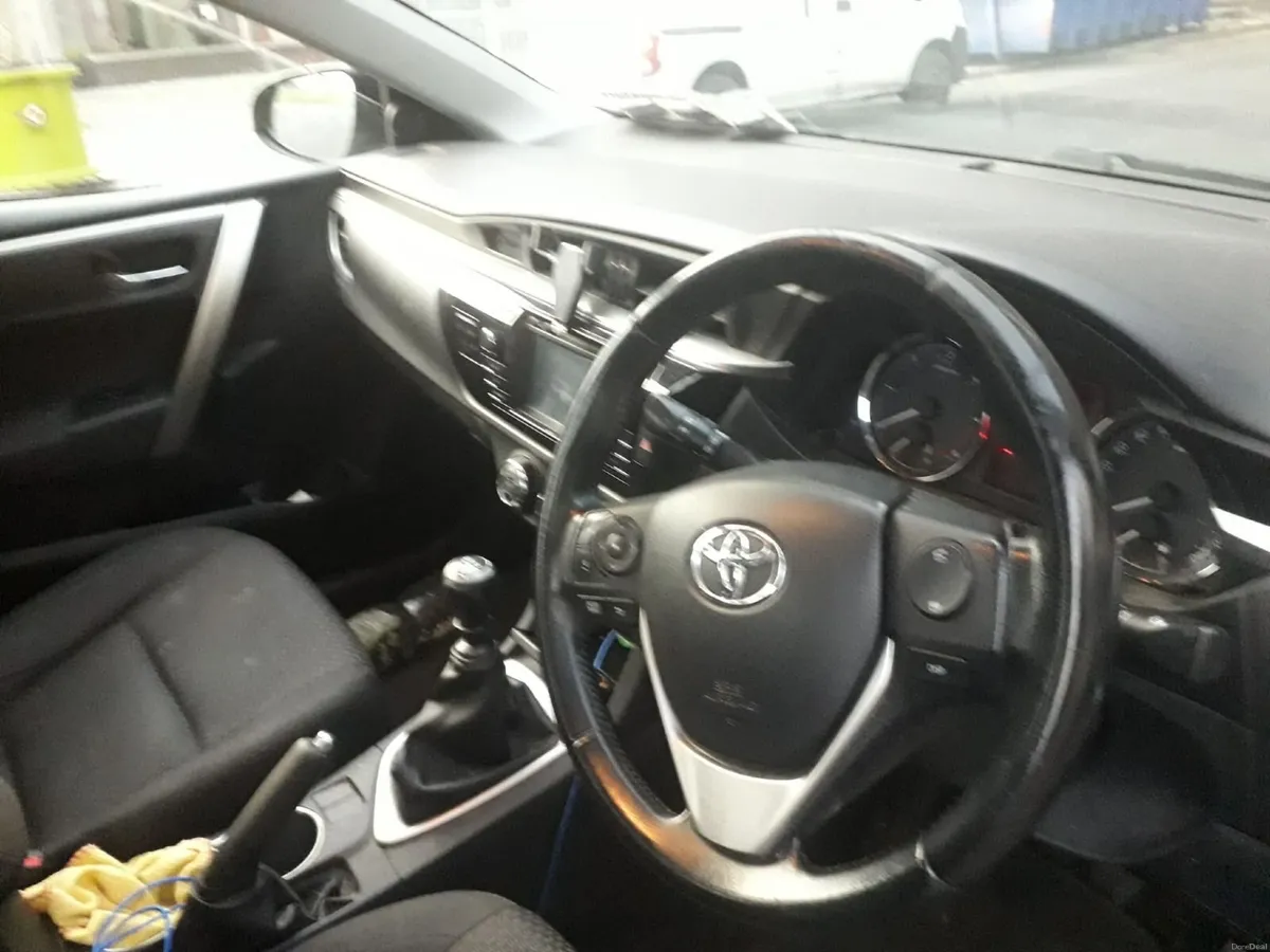 Toyota Corolla 1.4 D-4D (152) – Manual - Image 5