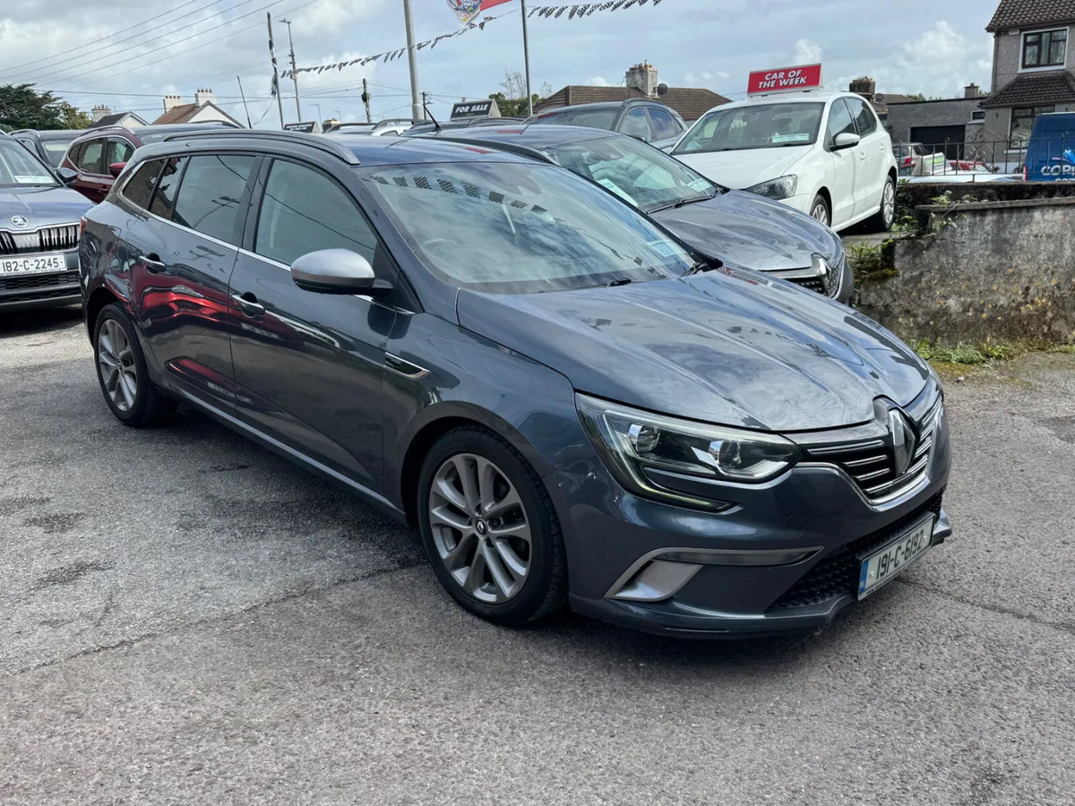 Renault Megane high spec Estate - Image 2