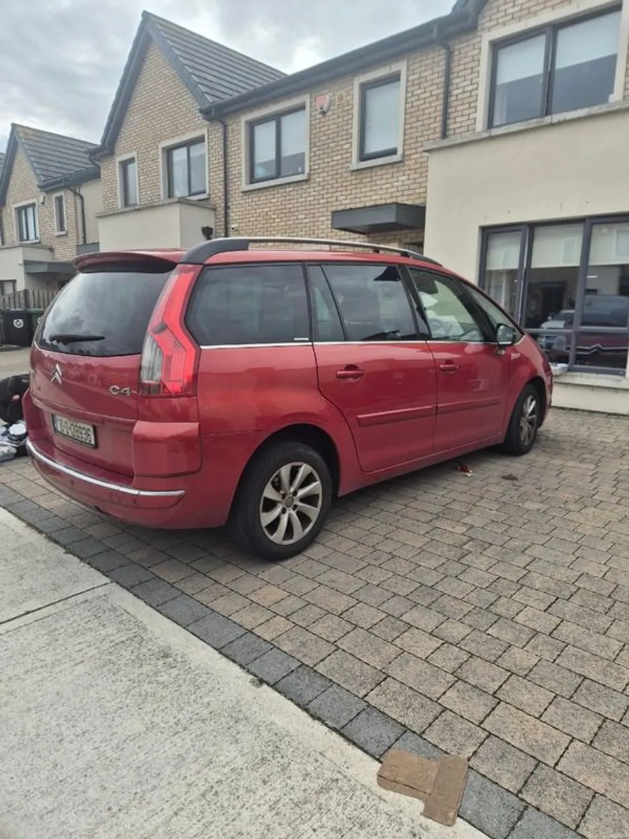2010 Citroen C4 Grand Picasso- for repair or parts - Image 3