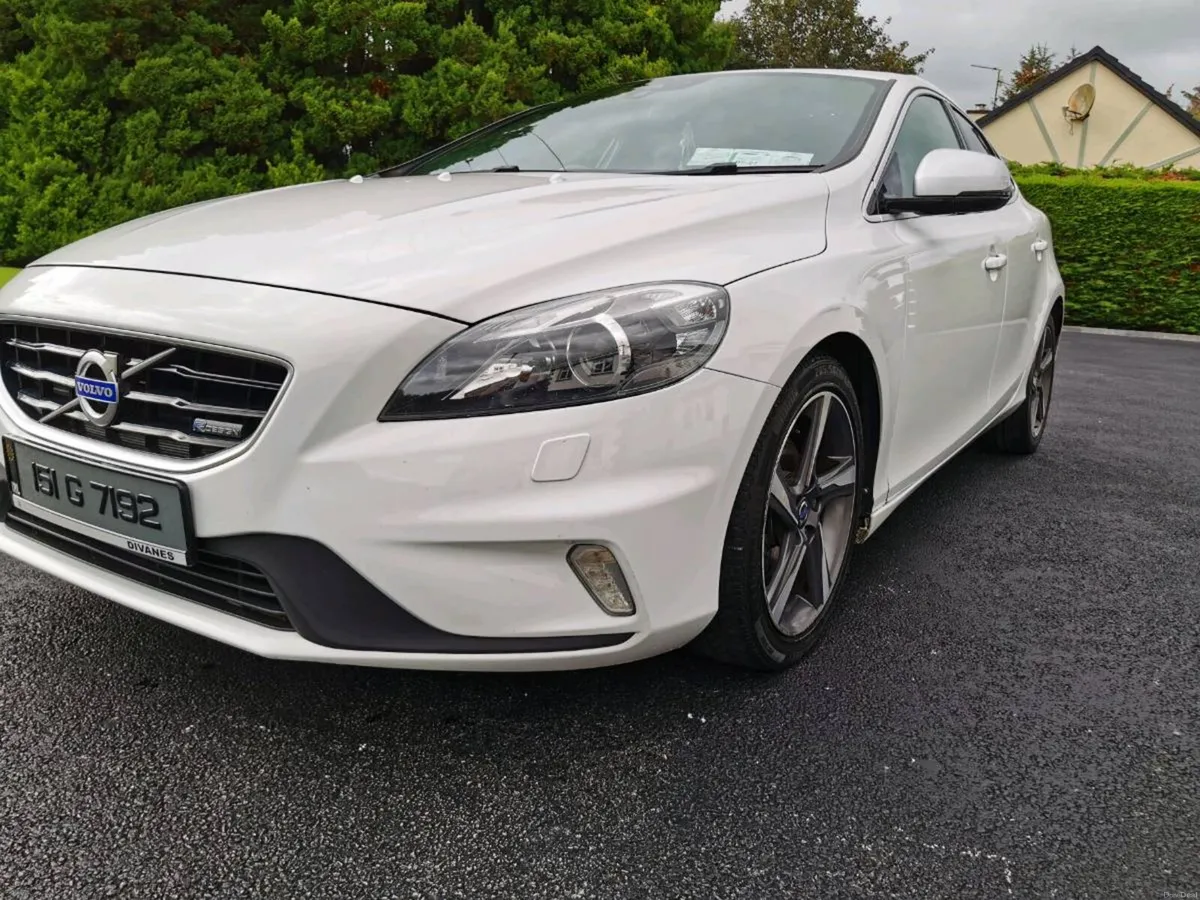 Volvo V40 1.6 Diesel R Design Top Spec - Image 2
