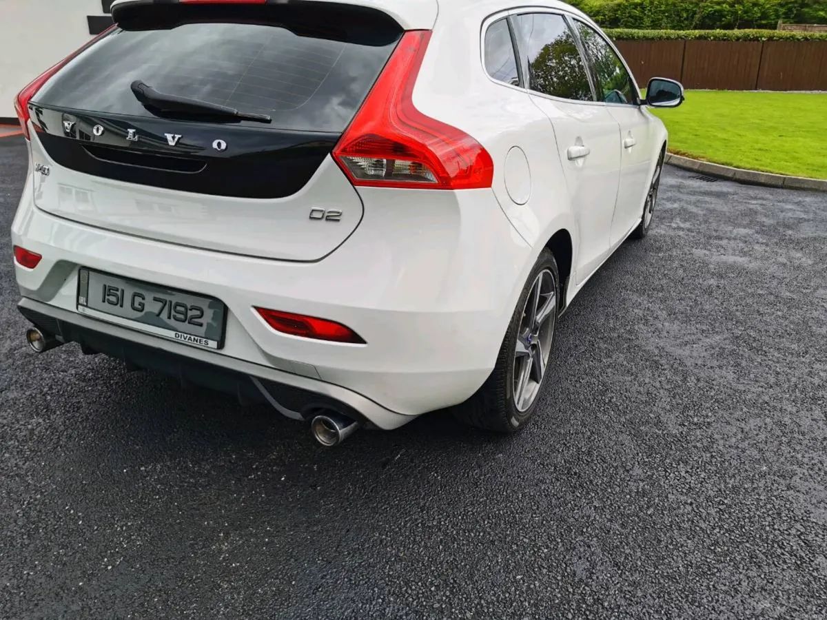 Volvo V40 1.6 Diesel R Design Top Spec - Image 4