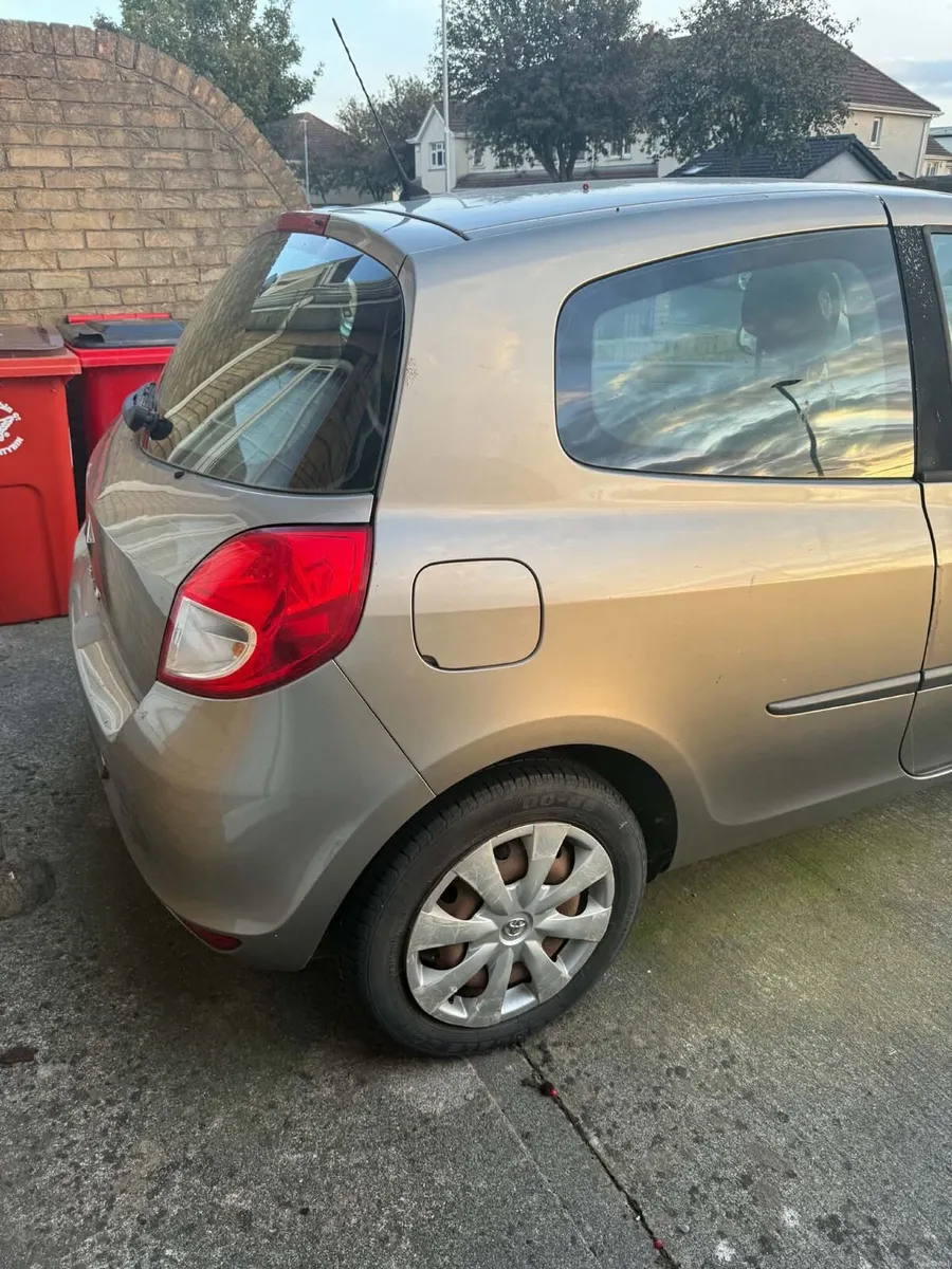 Renault Clio - Image 2