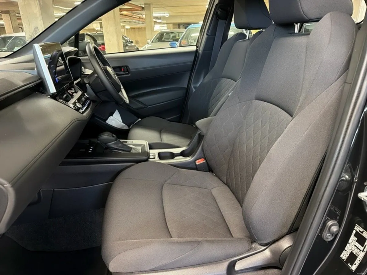 Toyota Corolla Cross LUNA 1.8 AUTO // REAR CAMERA - Image 6
