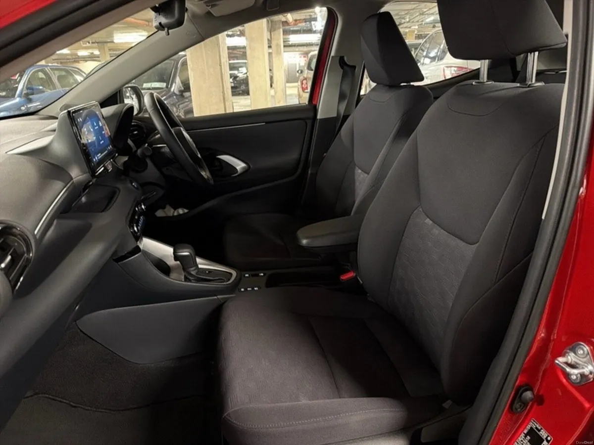 Toyota Yaris HYBRID LUNA // REAR CAMERA // TOYOTA - Image 6