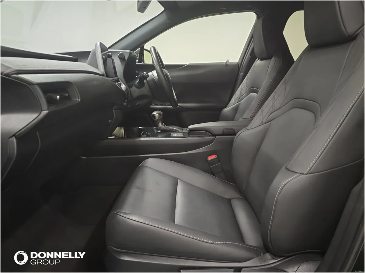 Lexus UX 250h 2.0 F-Sport Design 5dr CVT - Image 4