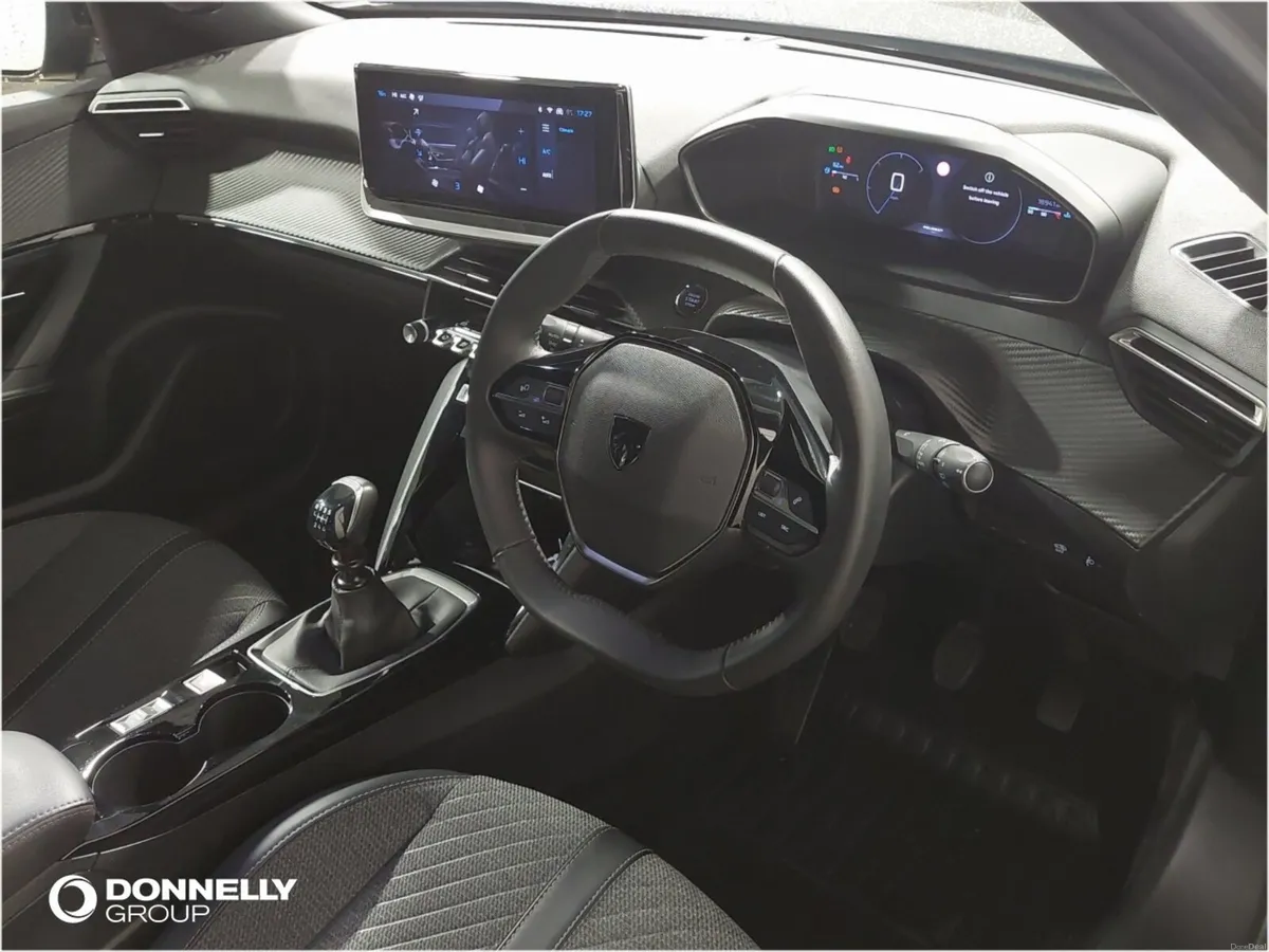 Peugeot 2008 1.2 PureTech 130 Allure 5dr - Image 4