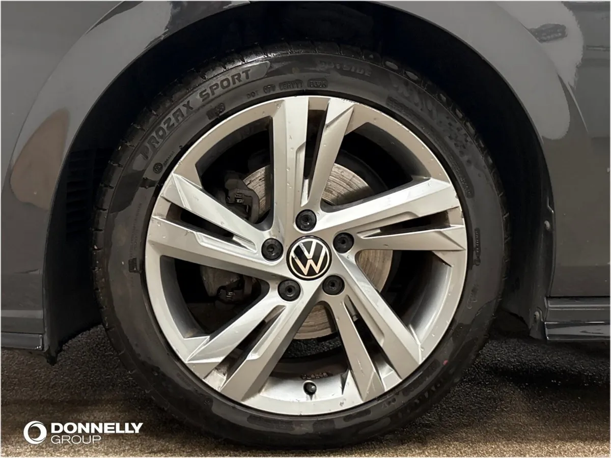 Volkswagen Golf 1.5 eTSI 150 R-Line 5dr DSG - Image 5