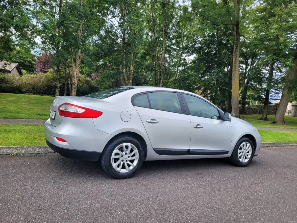 SPOTLESS 142 RENAULT FLUENCE NEW NCT UNTIL 10/27. - Image 2